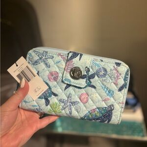 NWT Vera Bradley Turtle Dream RFID Turn Lock Wallet! 🐢